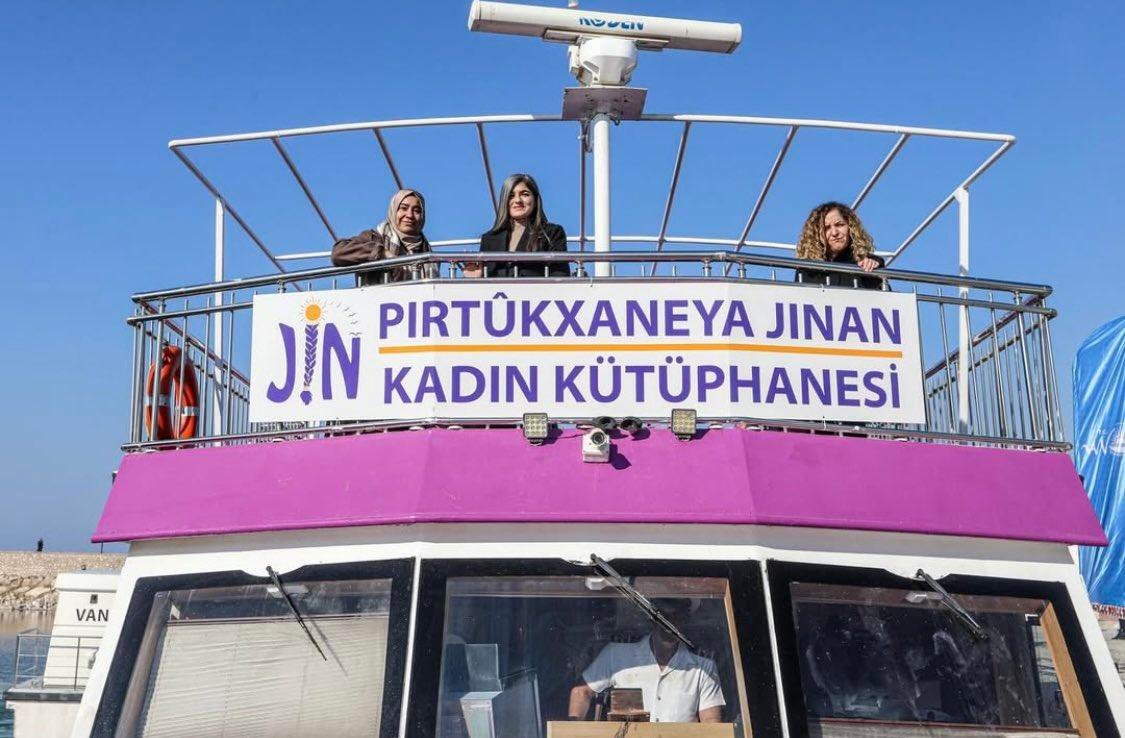 Van Gölü’ndeki ‘Kadın Kütüphanesi’